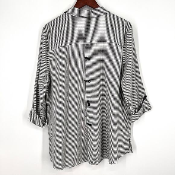 Ali Miles Sz XL Wearable Art to Wear White Gray Abstract Blouse Shirt Top Artsy - Picture 10 of 10